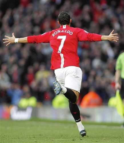 戈引人注目 戈引人注目